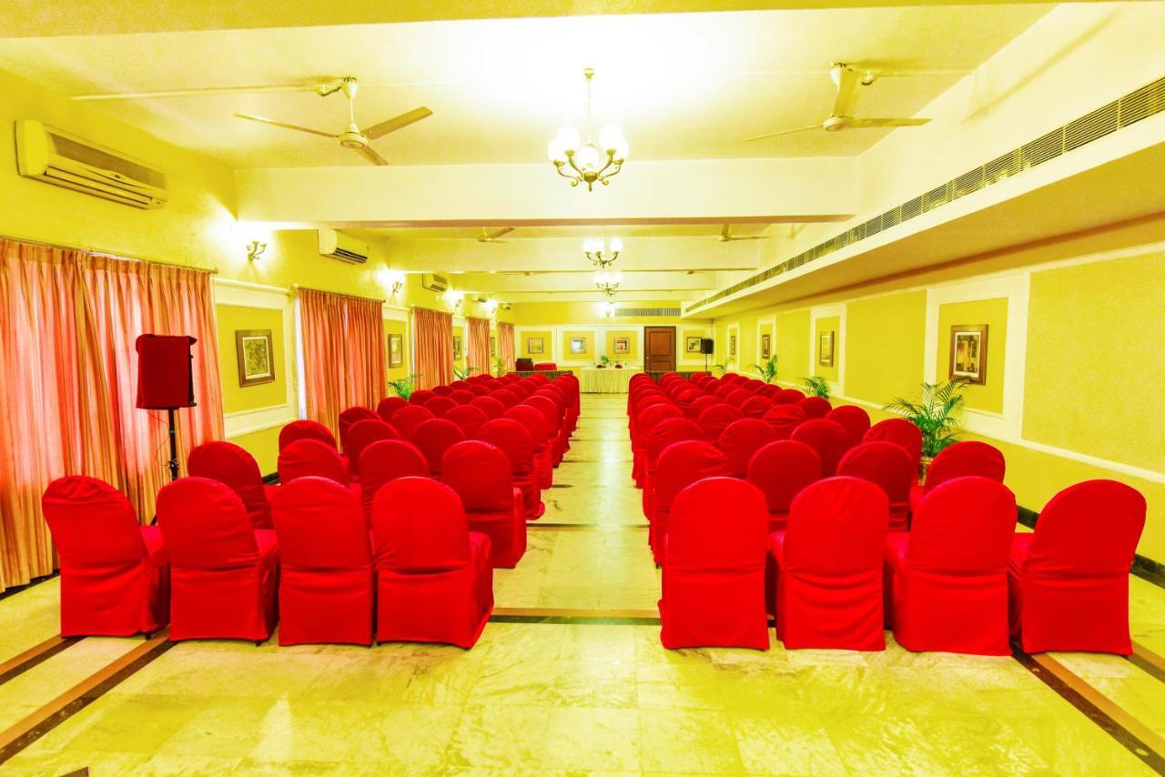 Hotel Swosti Premium Bhubaneswar Exteriör bild
