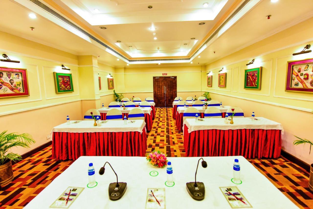 Hotel Swosti Premium Bhubaneswar Exteriör bild