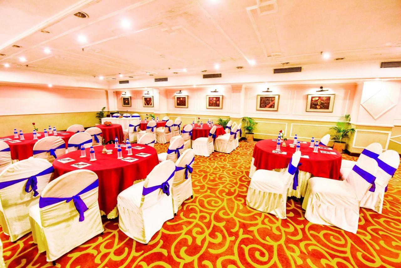 Hotel Swosti Premium Bhubaneswar Exteriör bild